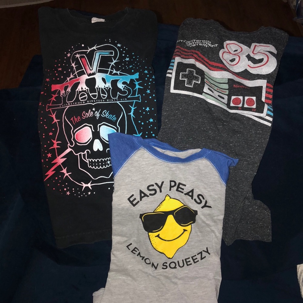 Assorted boys t-shirts - Vans, Nintendo sz M